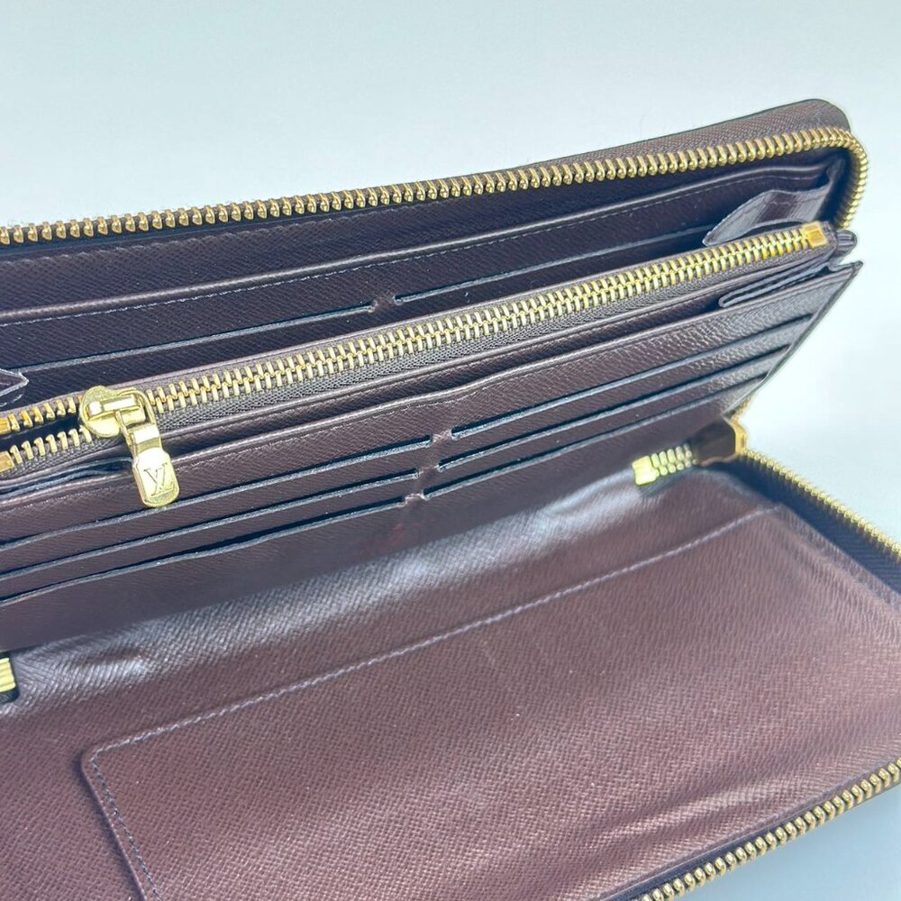 Louis Vuitton Damier Ebene Wallet - Picture 9 of 9